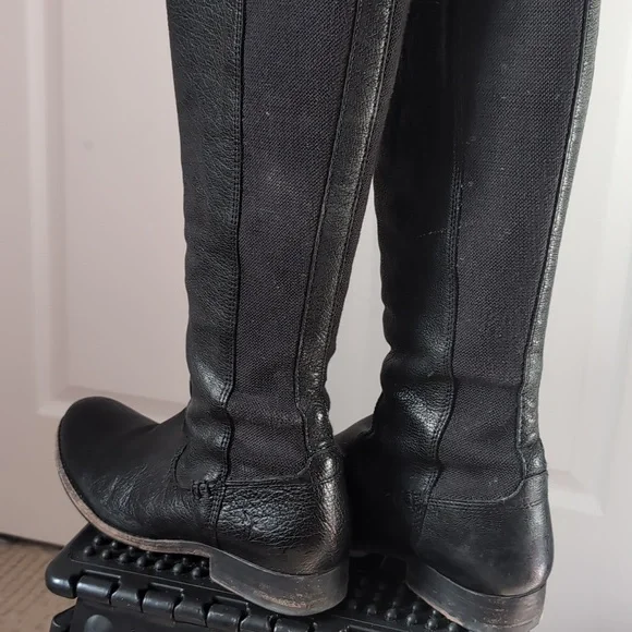 FRYE - Picture 3 of 6